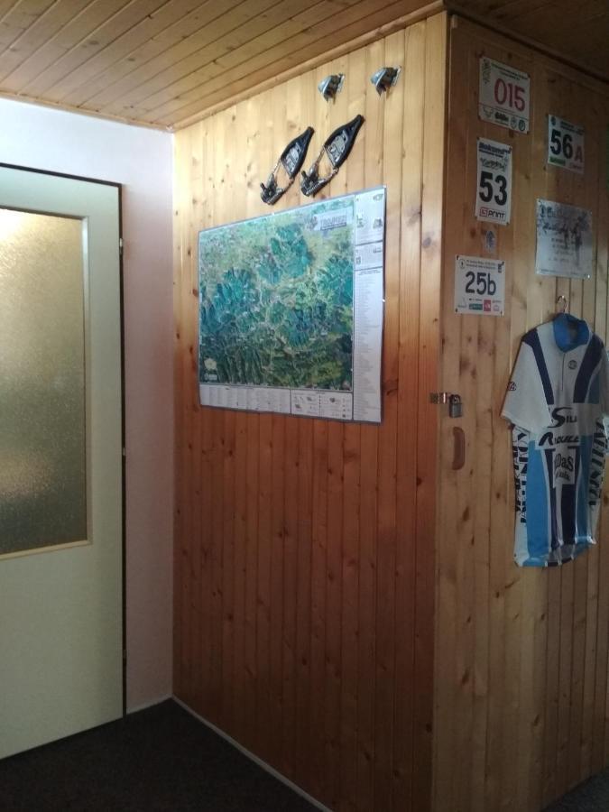 Chalupa Na Kremence トゥジネッツ エクステリア 写真